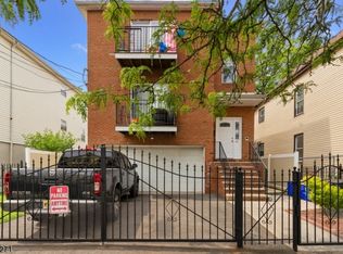 60 Kent St, Newark, NJ 07108