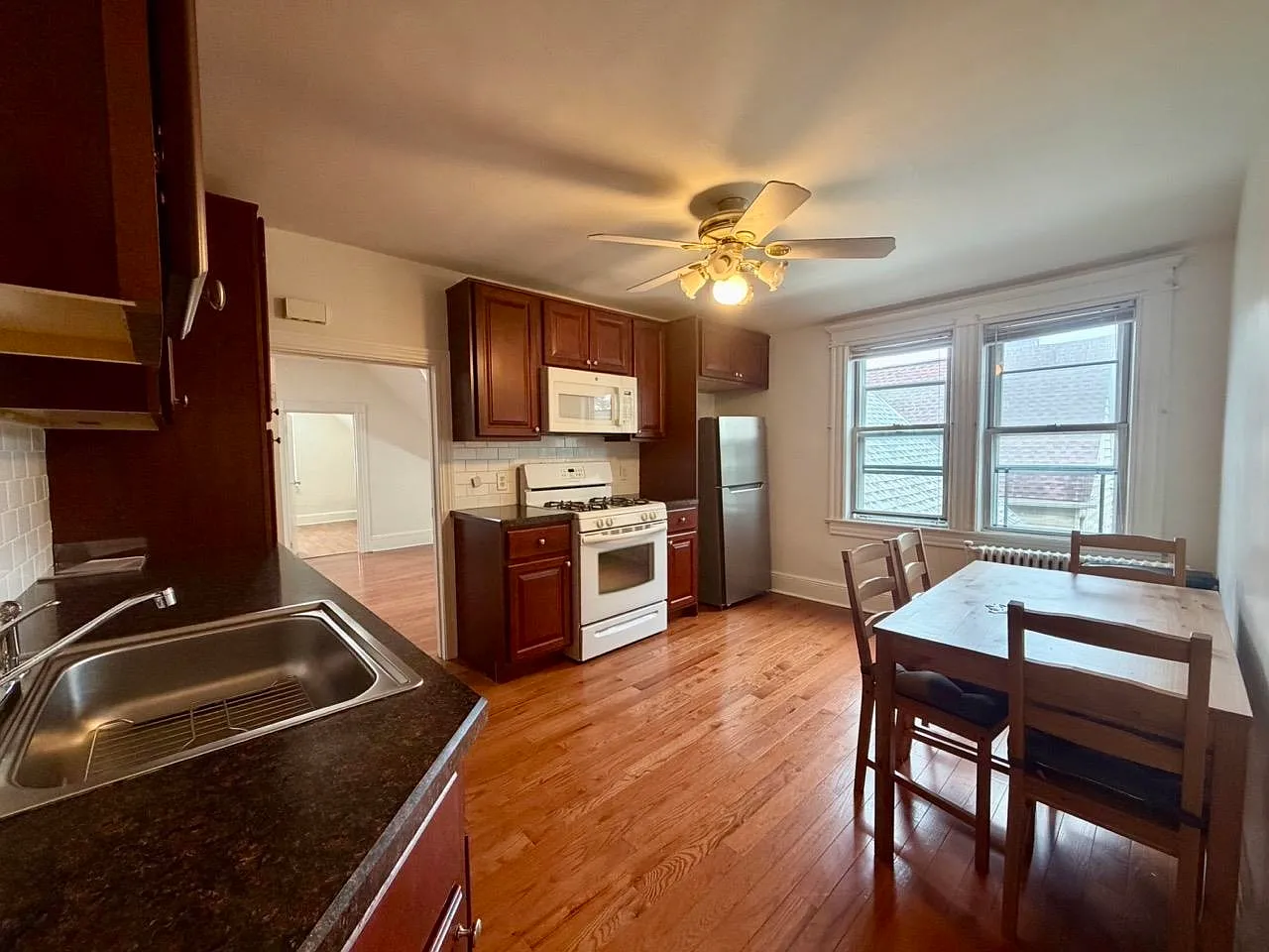 2 bed, 1.0 bath, $1,950 — Photo 4