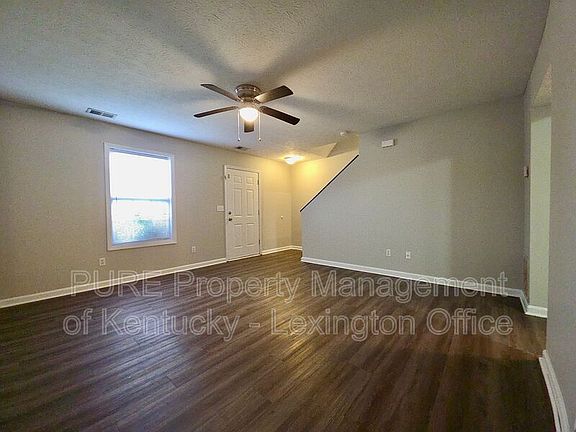 5th image of 1004 Whipporwill Dr APT 2