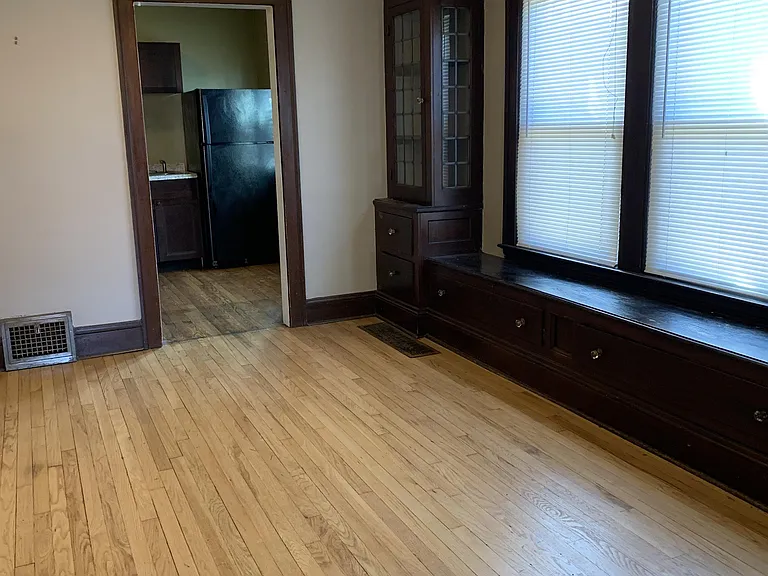 15009 Tudor Ave — Photo 5