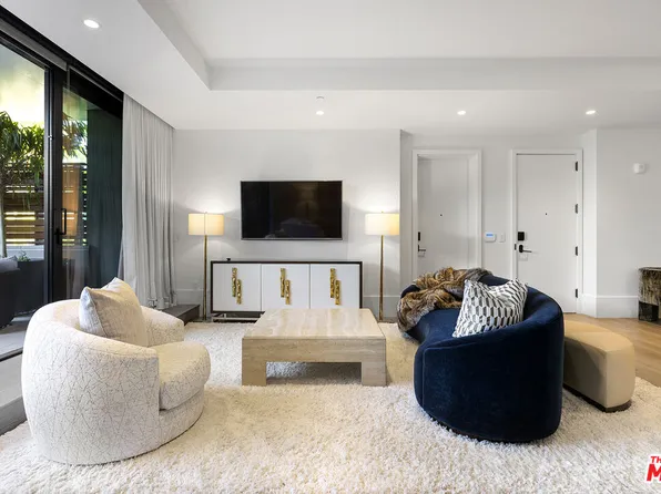 8420 W Sunset Blvd #405, West Hollywood, CA 90069