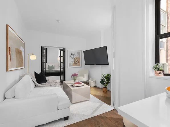 214 Mulberry St #3E, New York, NY 10012