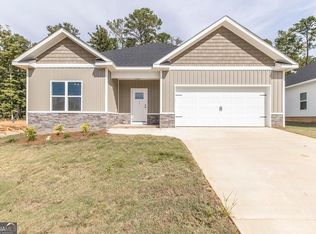 107 Garrett Ln, Bonaire, GA 31005