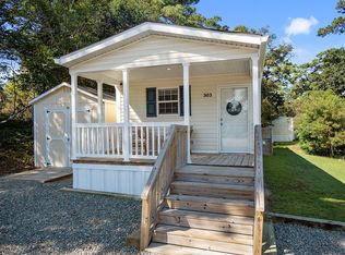 303 Bay Tree Ln, Emerald Isle, NC 28594