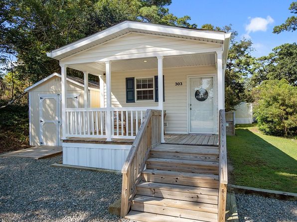 303 Bay Tree Ln
