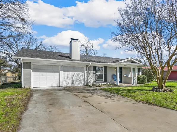 4700 Highgrove Dr, Fort Worth, TX 76132