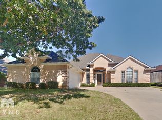 6807 Capitol Hill Dr, Arlington, TX 76017