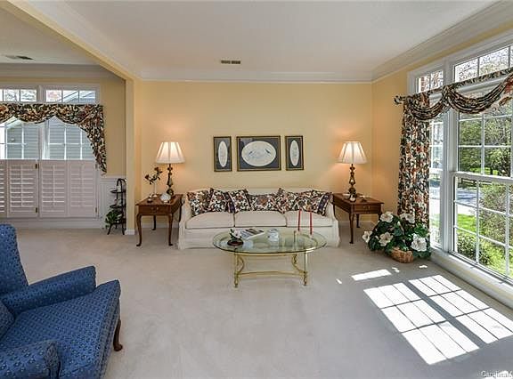 5th image of 3907 Beauvista Dr