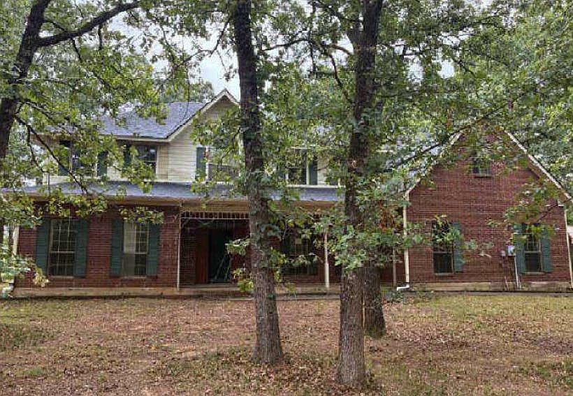 1st image of 2610 Oak Ln