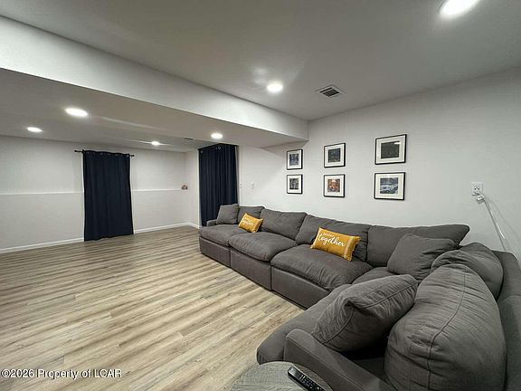 5th image of 889 North St