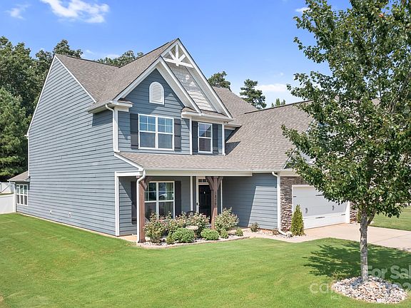 4th image of 5879 McClintock Dr
