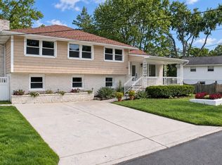 102 E Myrtle Ave, Linwood, NJ 08221