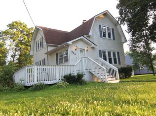 219 W Crystal Lake Ave, Crystal Lake, IL 60014