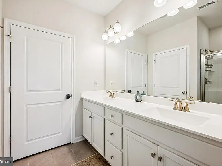65 Morley Blvd — Photo 16