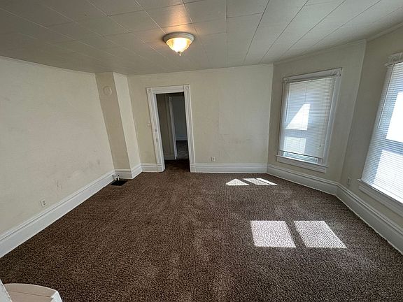 2nd image of 408 W Main St #B