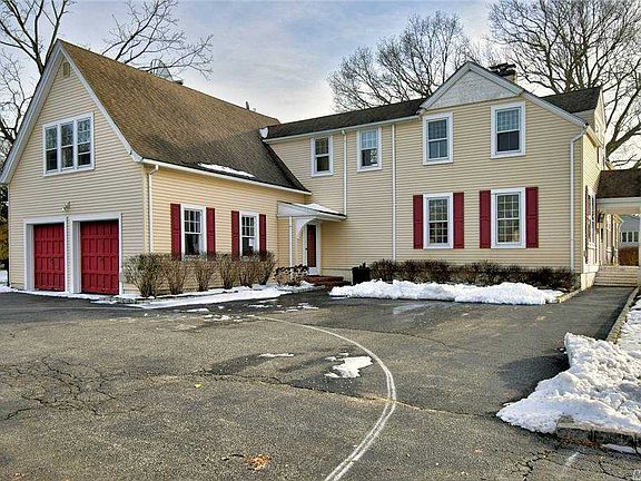 3rd image of 221 Cedar Ave