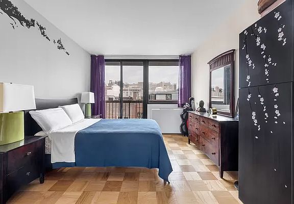 5th image of 344 W 23rd St APT 6C