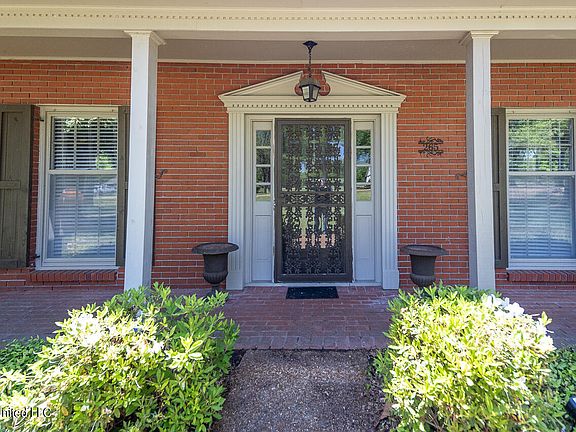 3rd image of 265 Westover Dr