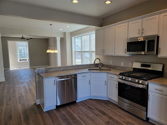 4th image of 1109 E Scepter Ln #209
