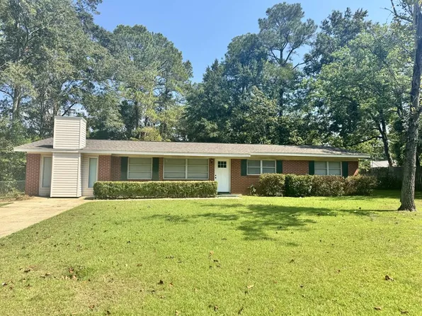 1511 Virwood Dr, Dothan, AL 36303