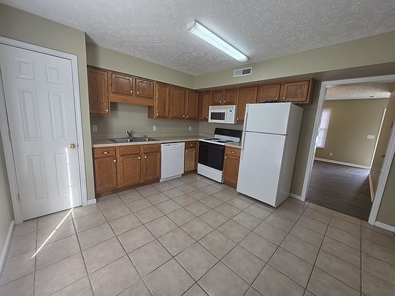 2nd image of 21 Princeton Dr