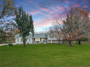 12 Spring Forest Ct, Washington, MO 63090