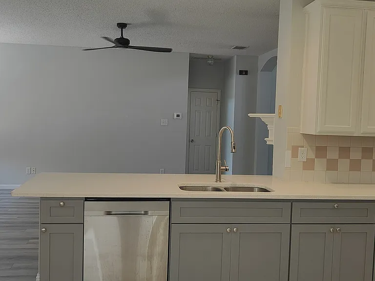 1412 Brenda Ln — Photo 24