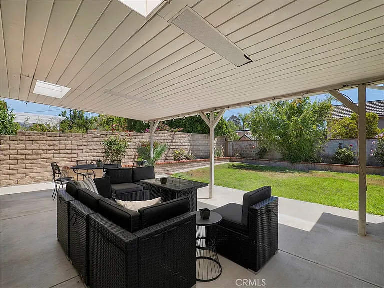 10018 Cozycroft Ave — Photo 28