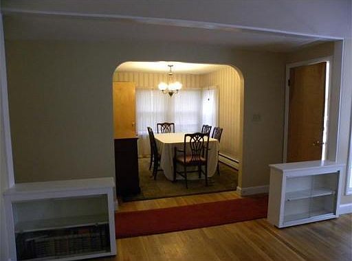 3rd image of 168 E Elm Ave