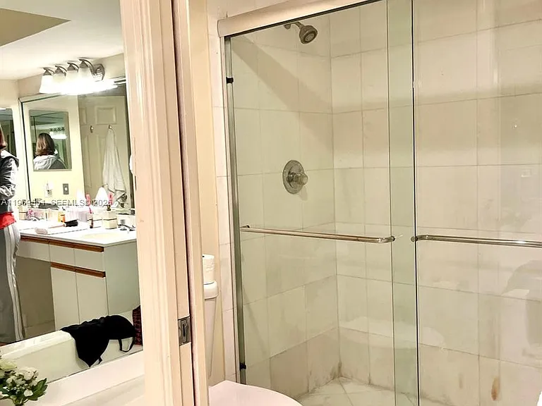 3530 Mystic Pointe Dr #2504 — Photo 15