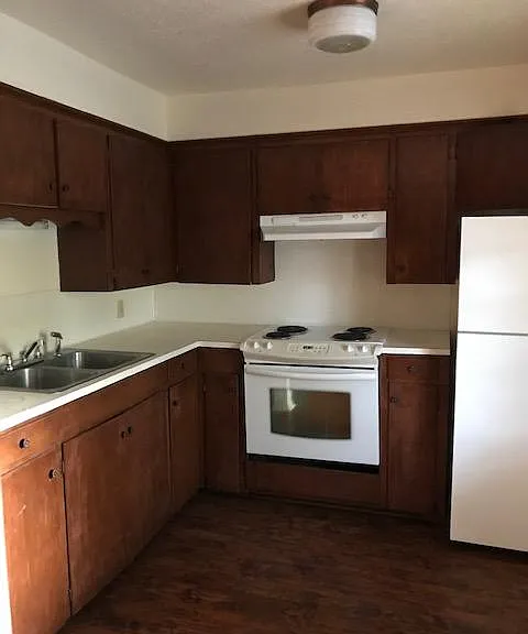 317 W School St #A — Photo 2