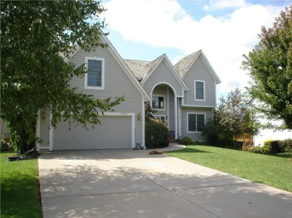13132 S Hagan St, Olathe, KS 66062