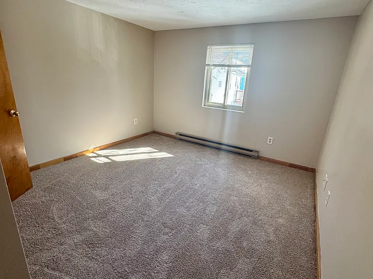 223 Common St #10 — Photo 4