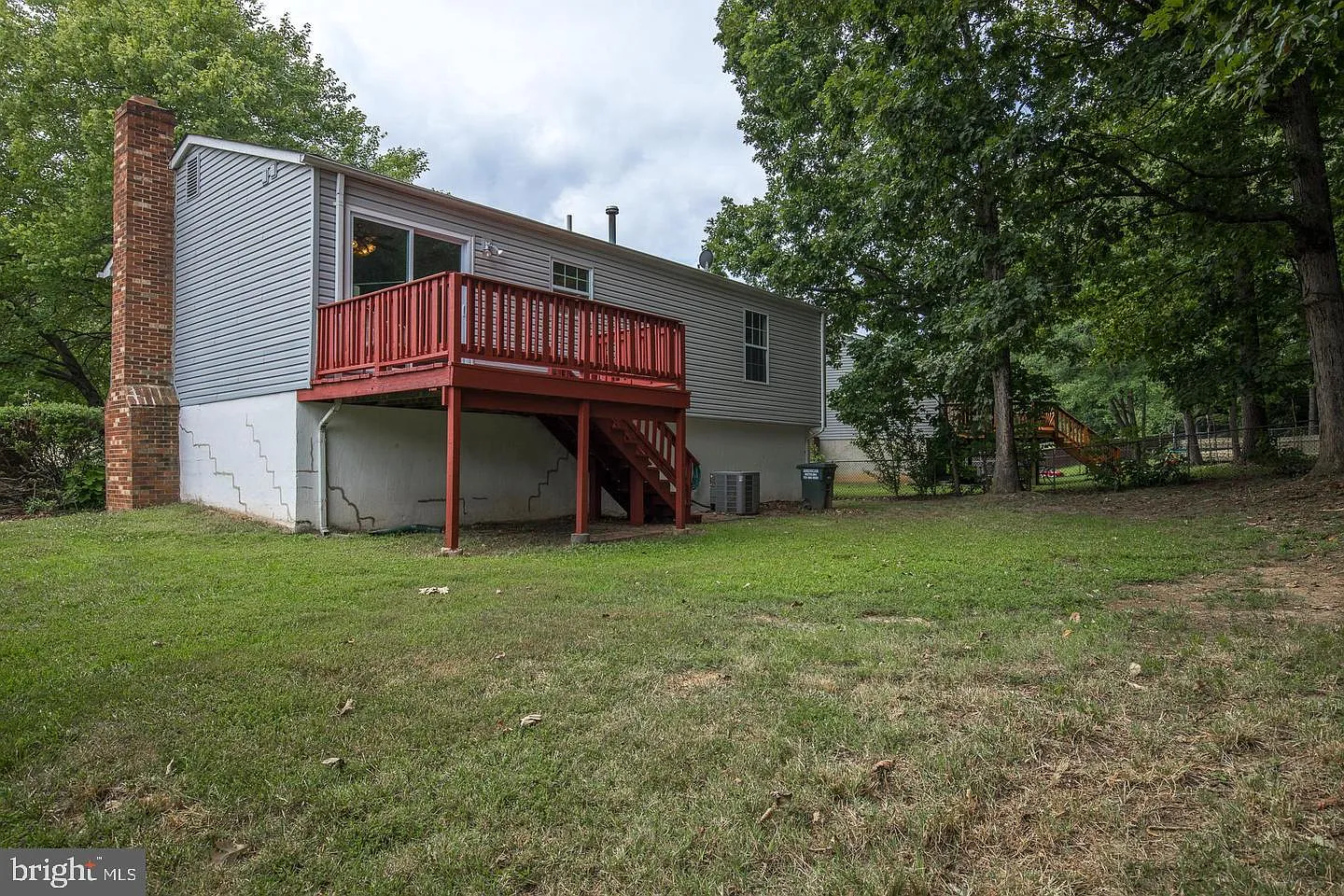 4 bed, 2.0 bath, 1966 sqft, $2,875 — Photo 2