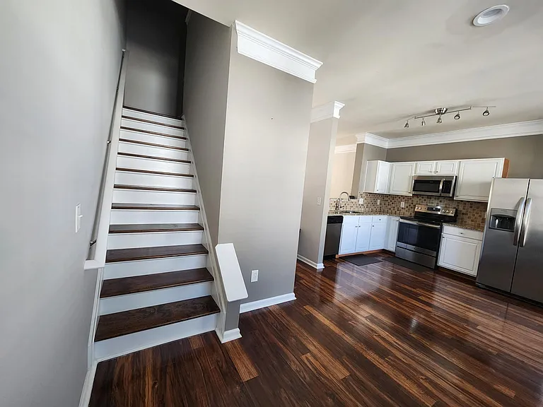 2484 Ivey Crest Cir — Photo 16