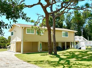 8837 Skagway Ct, Saint James City, FL 33956