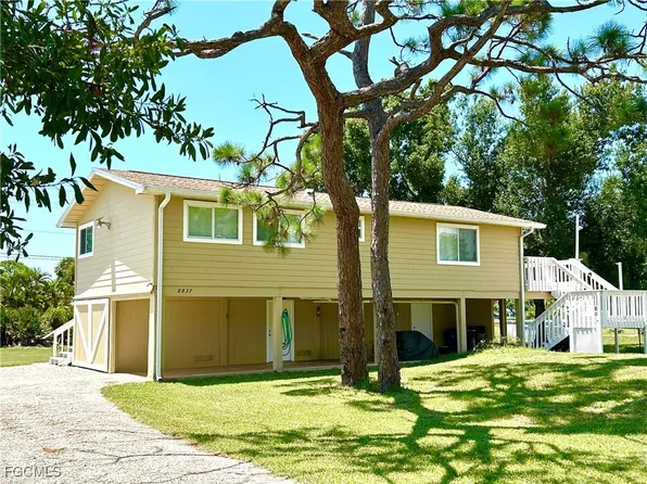 8837 Skagway Ct, Saint James City, FL 33956