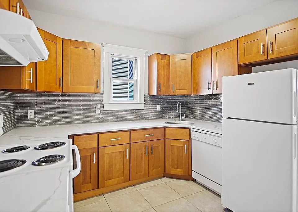 1st image of 2 Redfield St #2