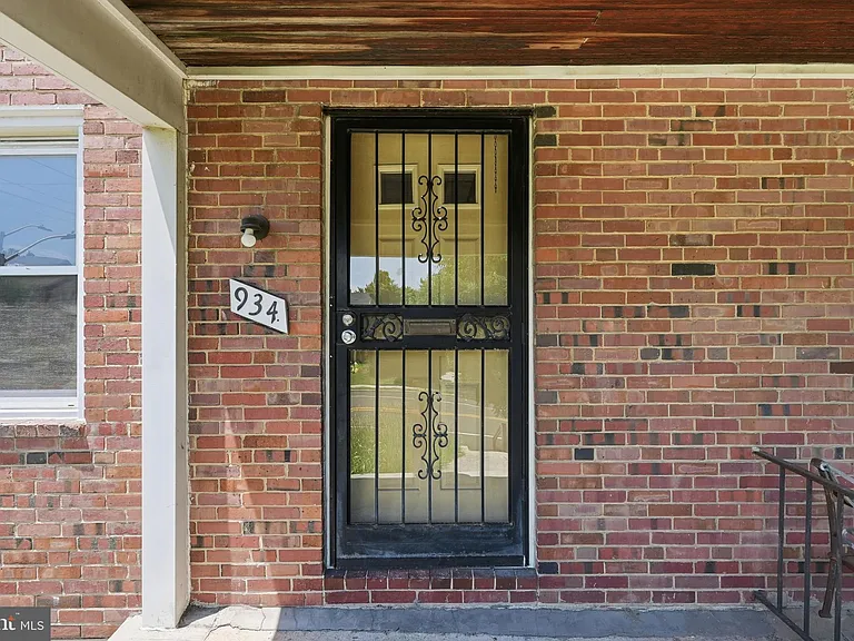 934 Argonne Dr — Photo 6