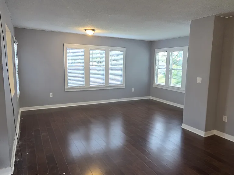 683 Maryland Ave W — Photo 15