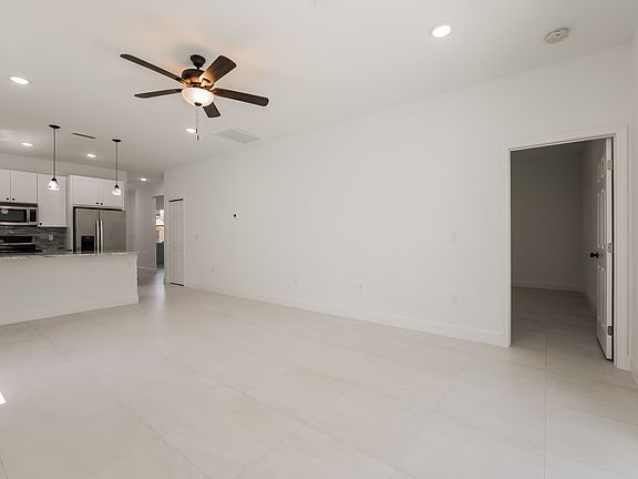 3rd image of 4414 Bessie Ave