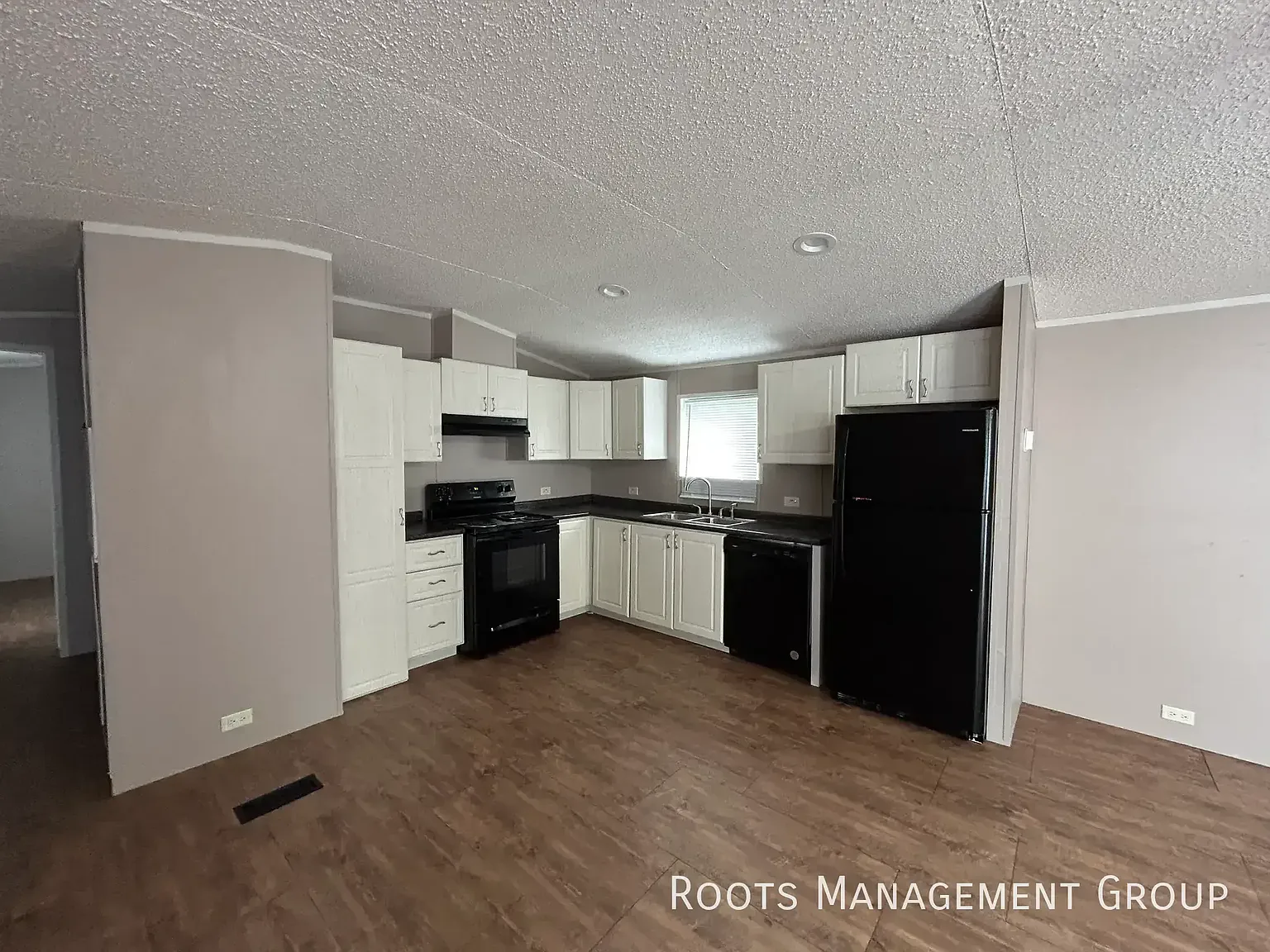 3 Bed 2 Bath Home Available for Lease at Riviera Courts - Apply Now! — Photo 3