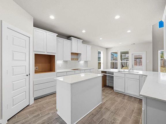 3rd image of 1972 Golden Spruce Ln