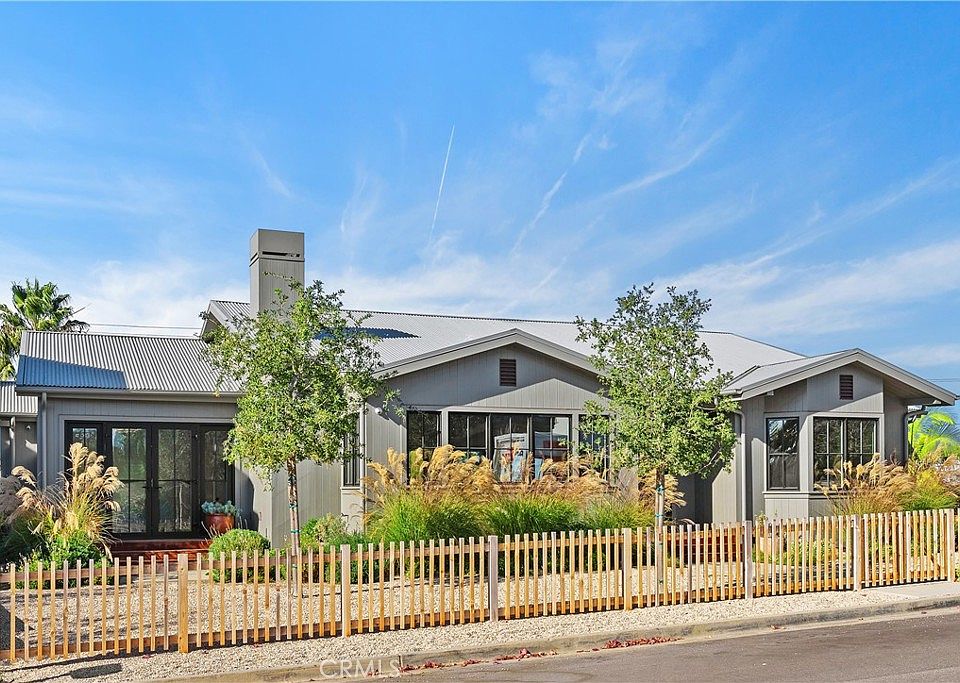 1st image of 337 Holmwood Dr