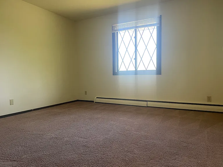 2355 Chalet Gardens Rd — Photo 17