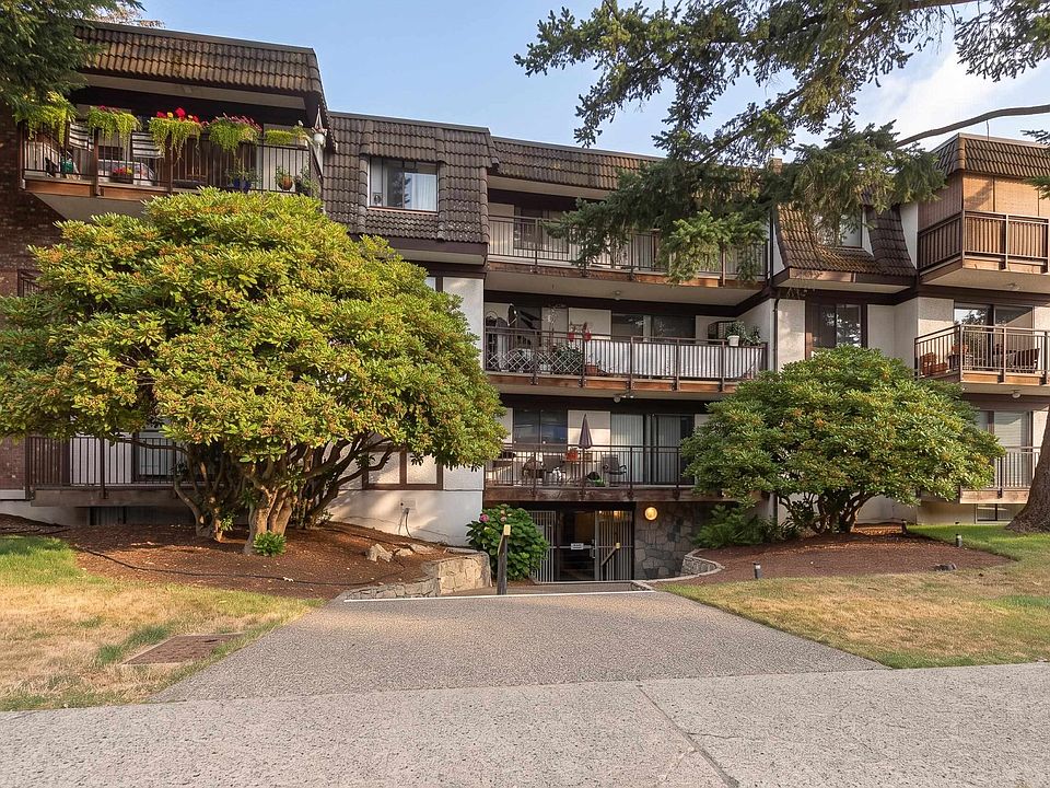 1st image of 425 Ash St #102