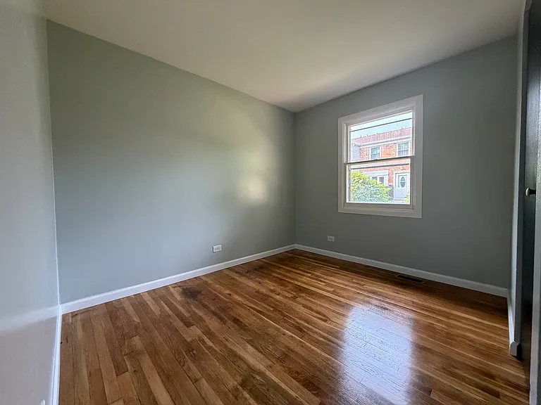 1068 Bristol Ct — Photo 8