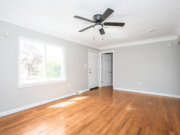 4th image of 16311 Westview Ave