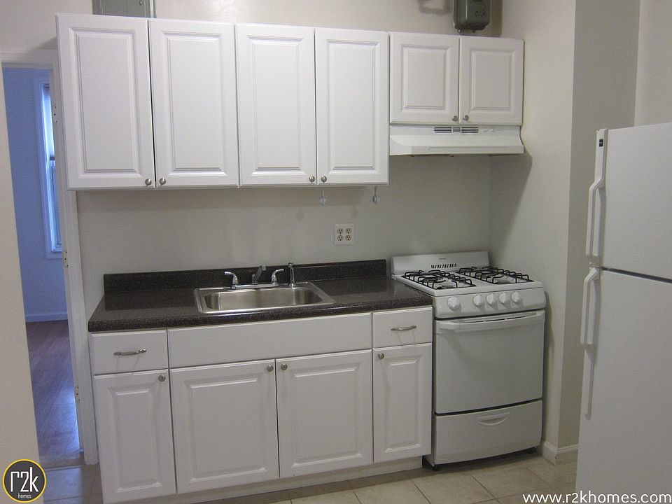 1st image of 2827 37th St #8
