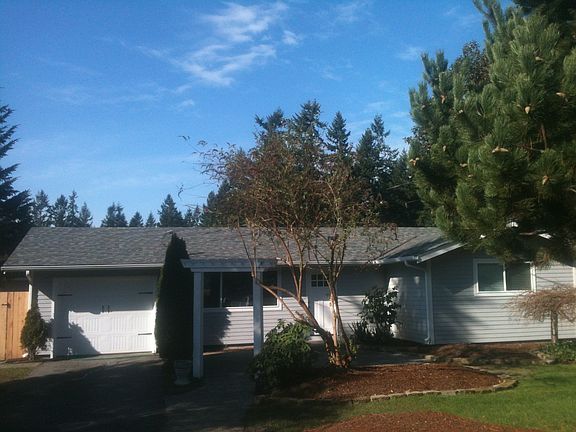 Inviting entry through arbor